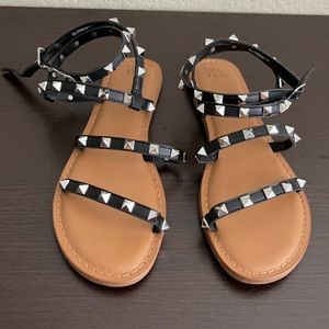 Stud sandals